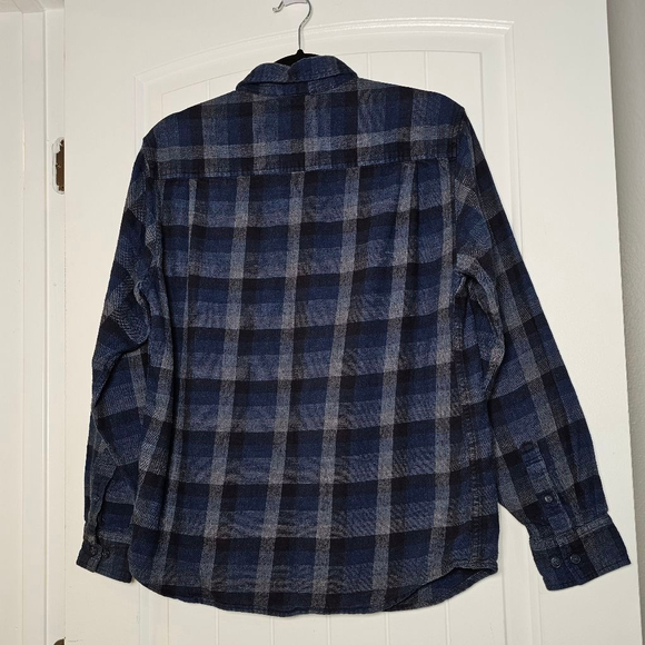 Weatherproof M dark blue, grey, black flannel button down flannel shirt - Picture 16 of 16